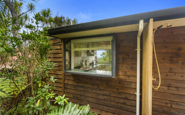 Perfectly Piha - Piha Holiday Home