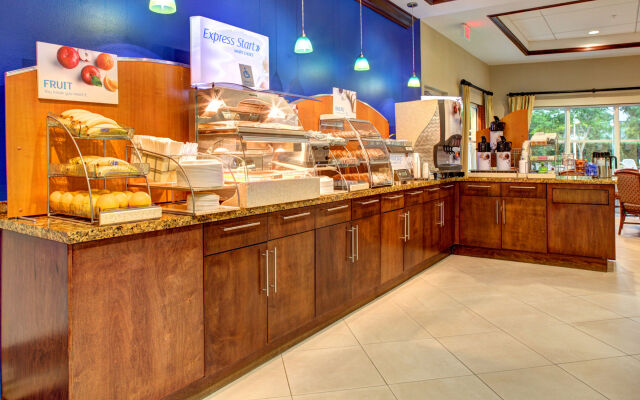 Holiday Inn Express & Suites Kendall by IHG