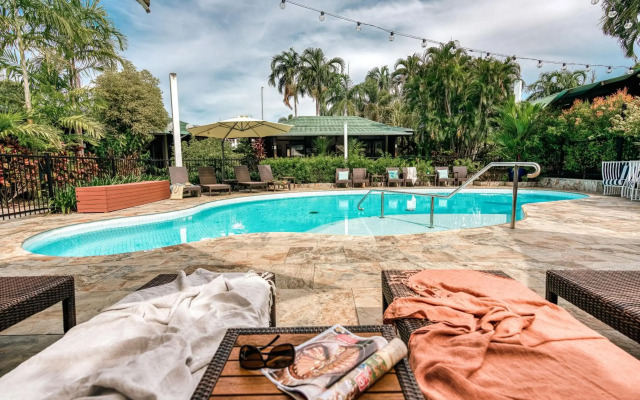 Palms City Resort