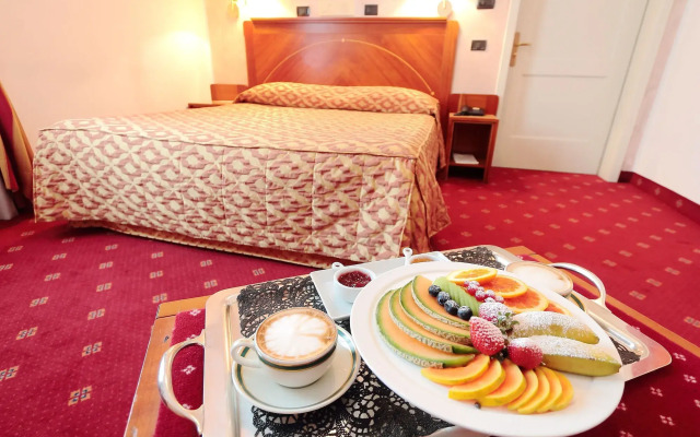 Rechigi Park Hotel