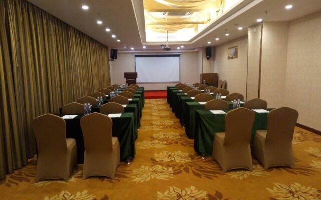 Vienna Hotel (Shenzhen Gongming Square Station)