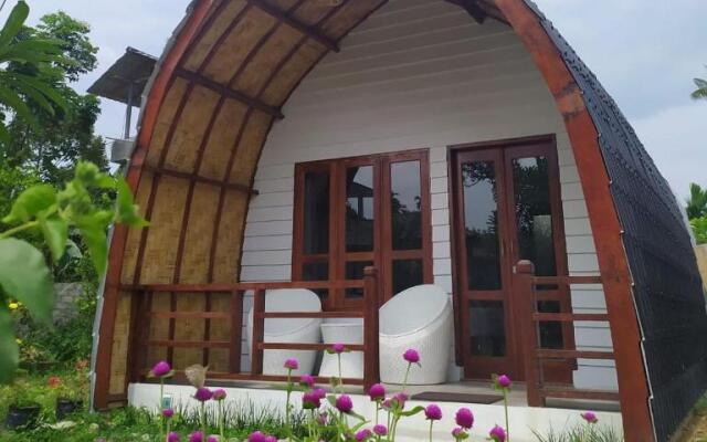 Gino's Place - Bungalows and Restaurant