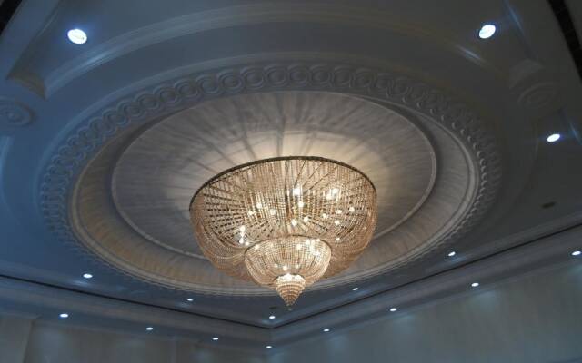 Hotel PLR Grand