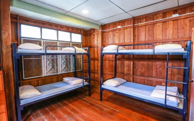 Green Hostel and Skate Park
