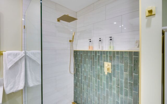 Chic Palm Coast Escape: Lanai & Heated Pool!