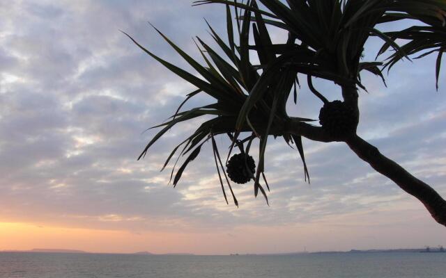 Kariyushi Condominium Resort Kin Yaka Seaside