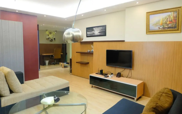 Best 1BR Apartment at Hampton's Park Residence