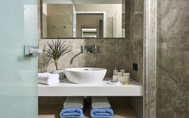 Coriva Beach Hotel & Bungalows