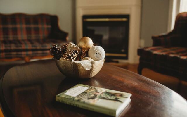 The Carriage House Inn