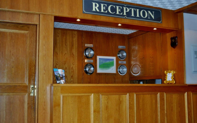 Abbotsford Hotel