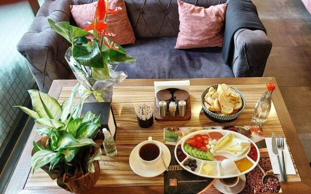 Paris Hotel Cafe Restaurant