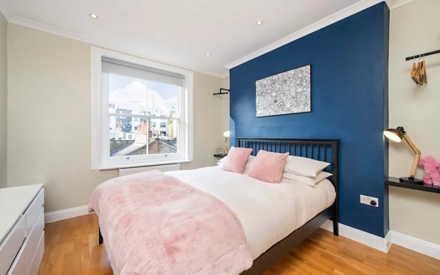 So Glamourous Pad - Fitzrovia - by Frankie Says