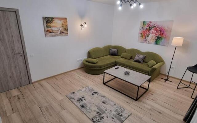 Art Apartment 3