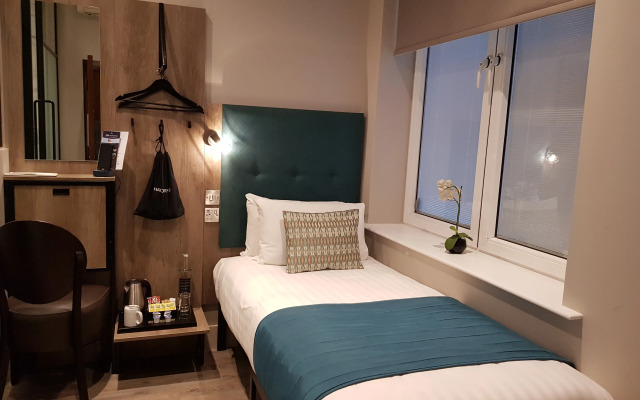 Отель Euston Square