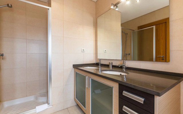 Spacious villa in Albufeira with private pool