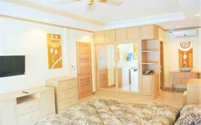 Sea View Corner Condo Jomtien