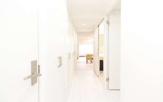 Osaka Higobashi Suite Room 301