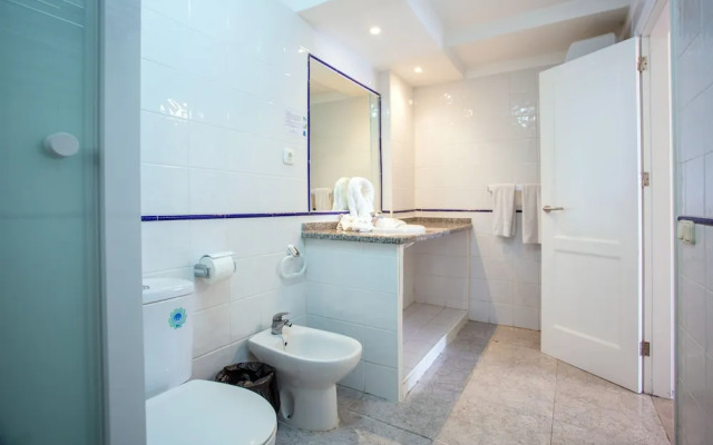 Apartamentos Puerto Colon Club