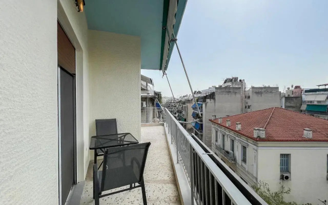 Chiou Spacious 90sqm apt in Athens