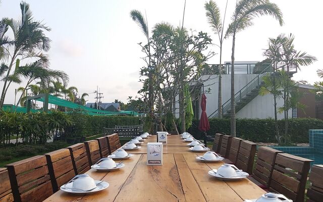 IP Plus Resort Chanthaburia - Halal Hotel