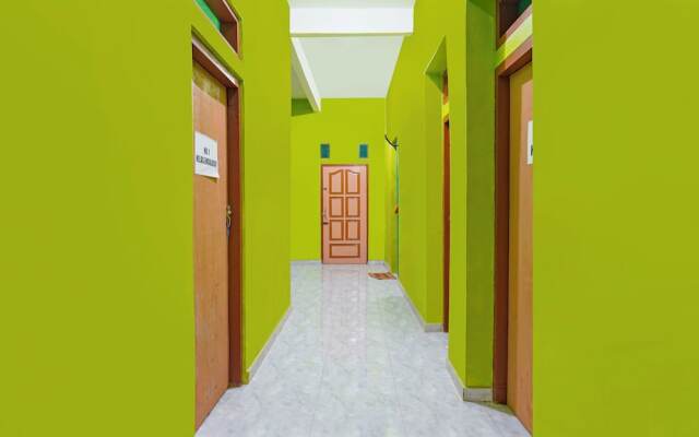 SPOT ON 92786 Homestay Barokah