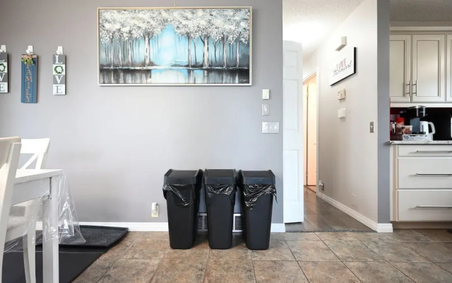 33 Executive Home A C Airport