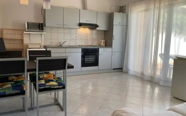 Appealing Apartment With Garden