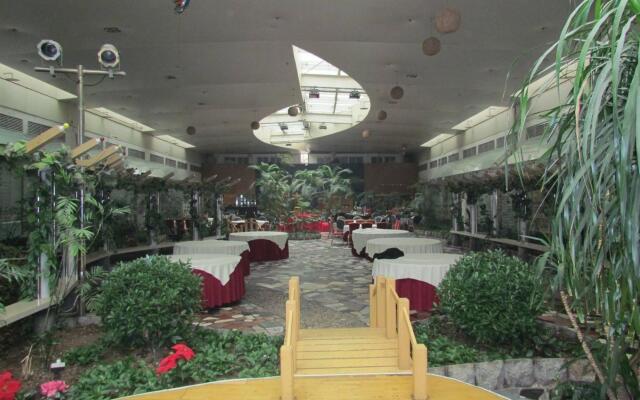 Tianjin Super Garden Hotel