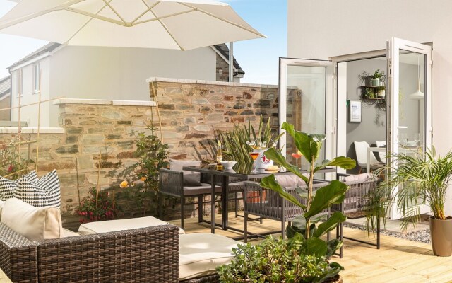 Habita Property 3 Bedroom House Parking