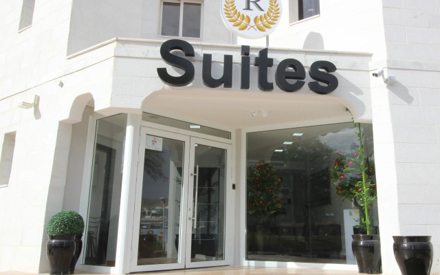 Rich Royal Suites