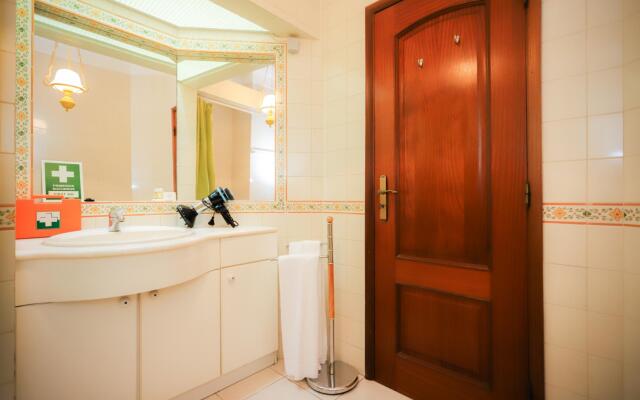 Sea View Apartment by Rent4all