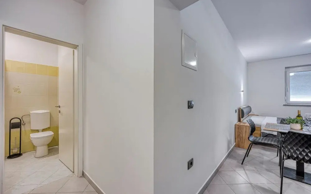 Coastal Countryside Oasis Apartment Deni