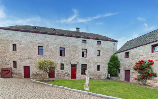 Vacation Home With BBQ Near Hotton