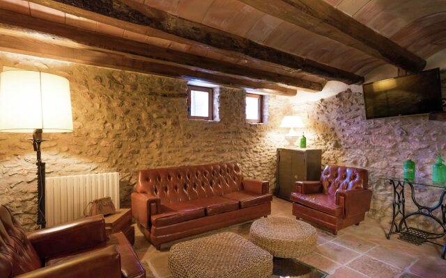 Grand Mansion in La Bisbal del Penedès With Sauna