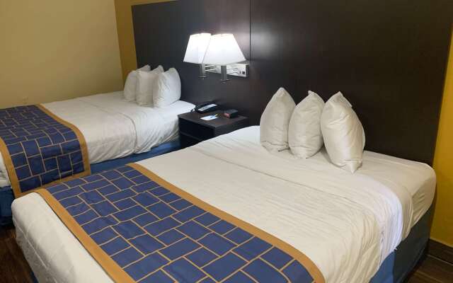 Days Inn & Suites by Wyndham Tampa/Raymond James Stadium