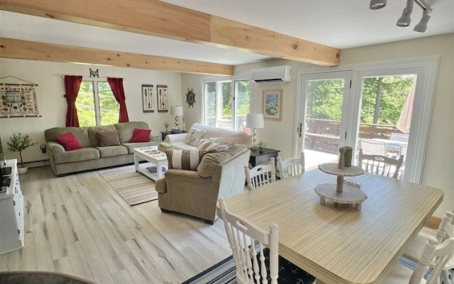 Daybreak Limit 8 3 Bedroom Villa by RedAwning