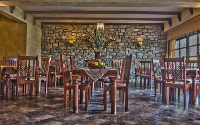 Doupiani House Hotel