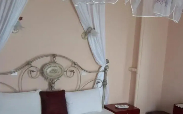 Artemis Hotel