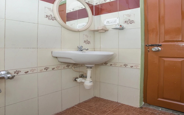 OYO 12024 Sree Nandanam Residency