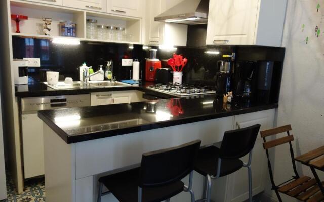 Tilas - Rooms in 19th Century Wooden Townhouse,Kadikoy