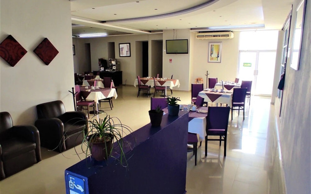 Hotel Oasis