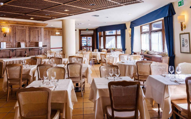 Hotel Alaska Cortina