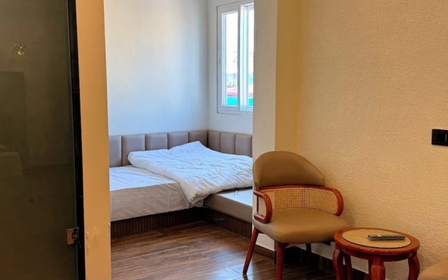 Yes Hotel By The Ganges