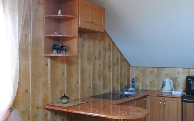 Gusarskiy Hotel and Apartment