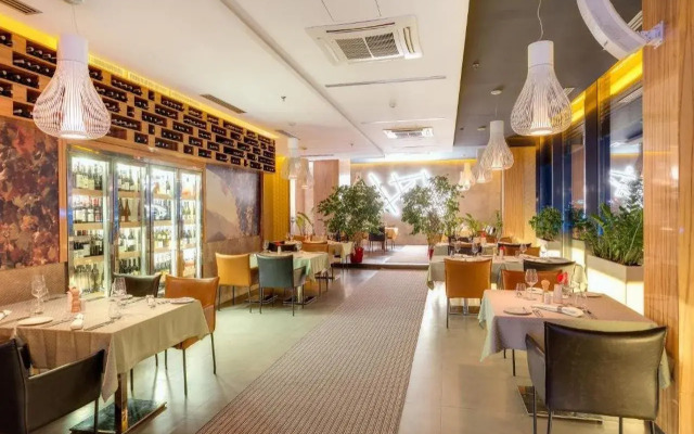 Emerald Hotel Pristina, Kosovo
