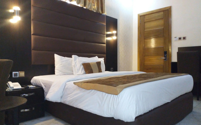Bana Hotel & Suites