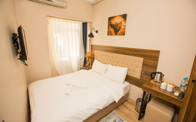 Corner Garden Hotel