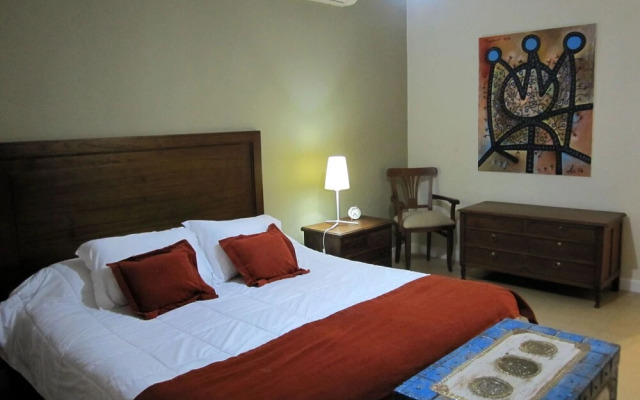 Alevines Playa el Emir Hostel & Suites