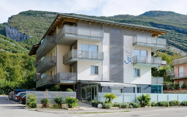 Hi Hotels Torbole Pool & Spa