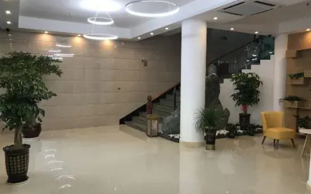 Li Rui Hotel (Cixi City Center Store)